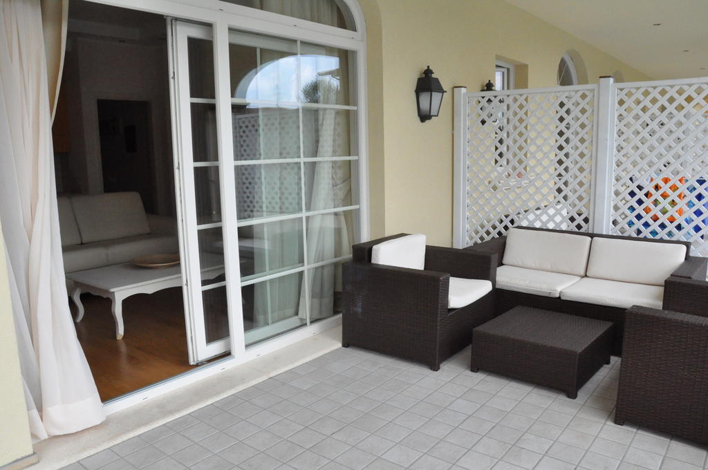 Giardino Dei Colori Dianella Appartamenti Pool Relax &Family Friendly Toscolano Maderno Δωμάτιο φωτογραφία