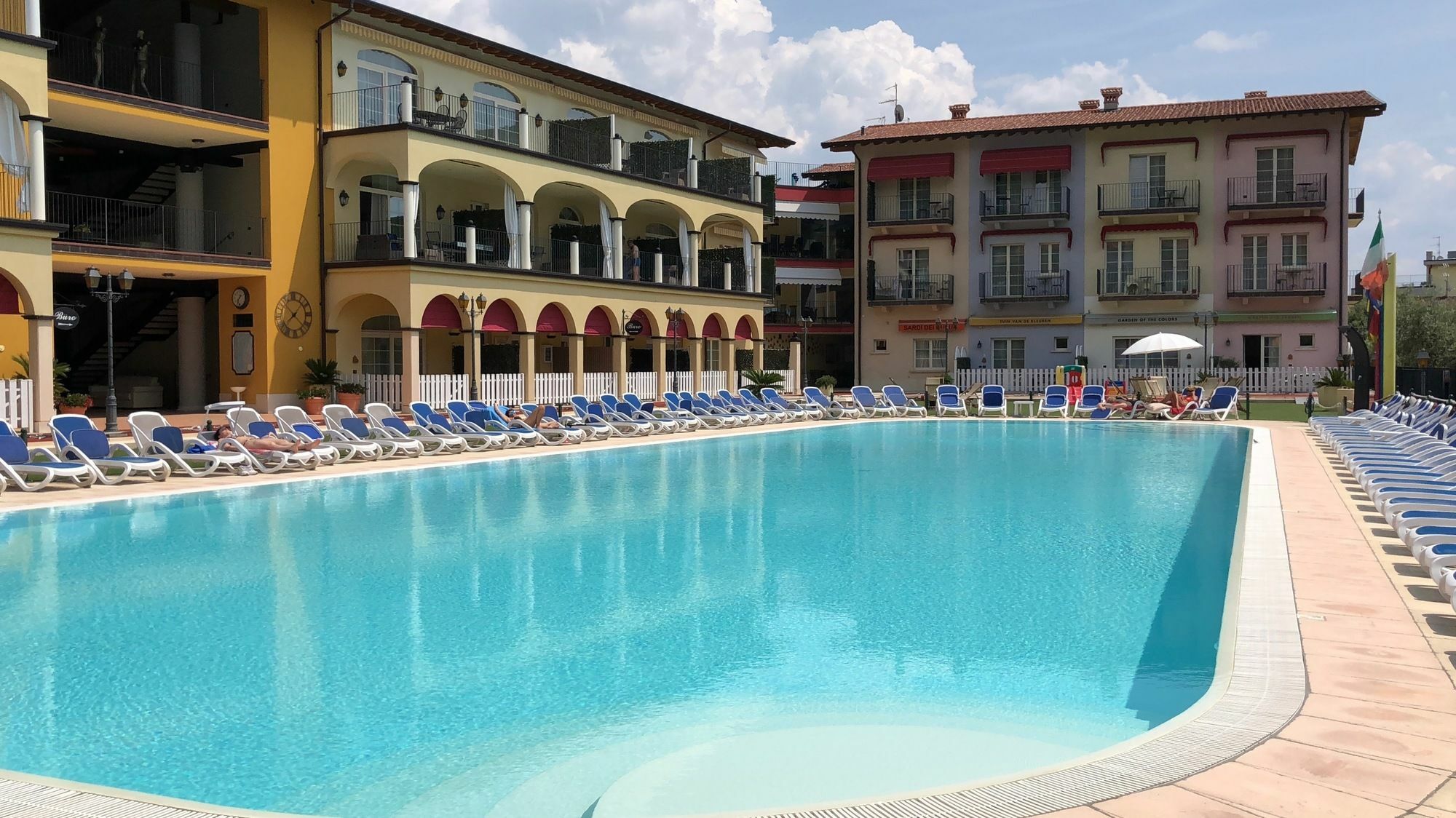 Giardino Dei Colori Dianella Appartamenti Pool Relax &Family Friendly Toscolano Maderno Εξωτερικό φωτογραφία