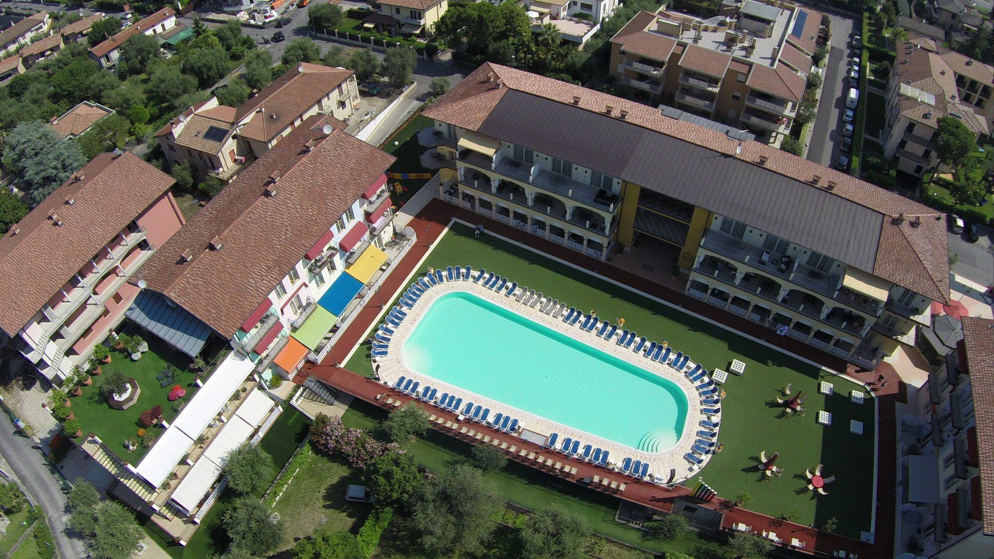 Giardino Dei Colori Dianella Appartamenti Pool Relax &Family Friendly Toscolano Maderno Εξωτερικό φωτογραφία