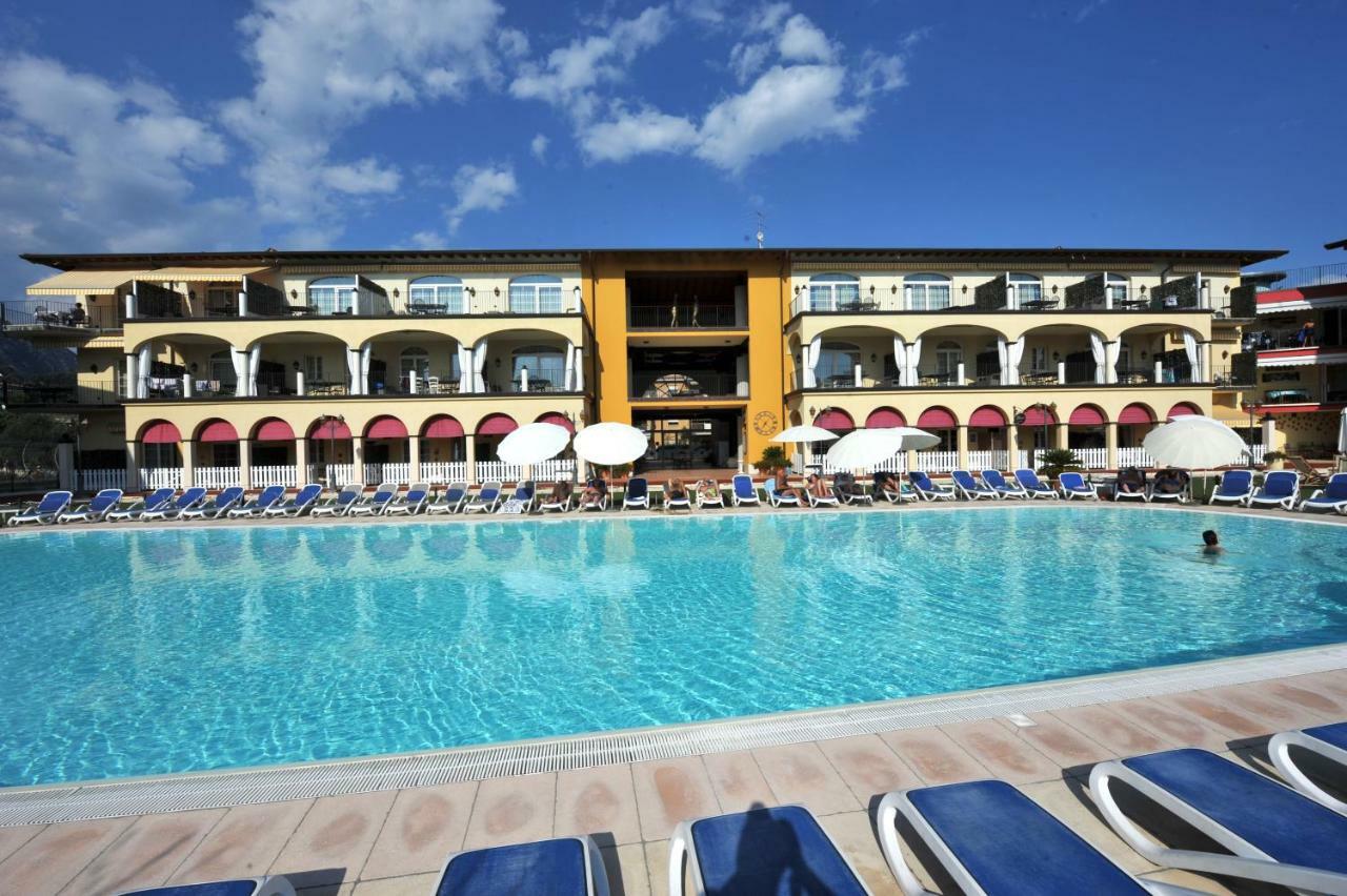Giardino Dei Colori Dianella Appartamenti Pool Relax &Family Friendly Toscolano Maderno Εξωτερικό φωτογραφία